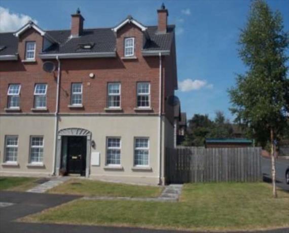 5 Bedroom Town House